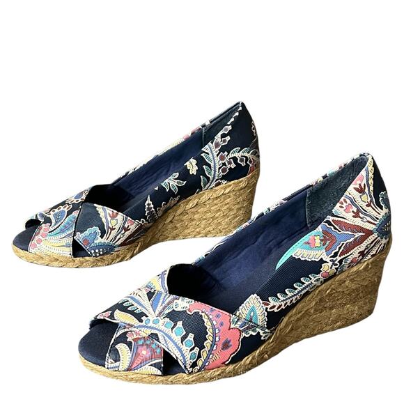 Chaps Espadrille Wedges Women 7.5 Blue Floral Slip On Peep Toe Shoes Boho Resort - Picture 2 of 12